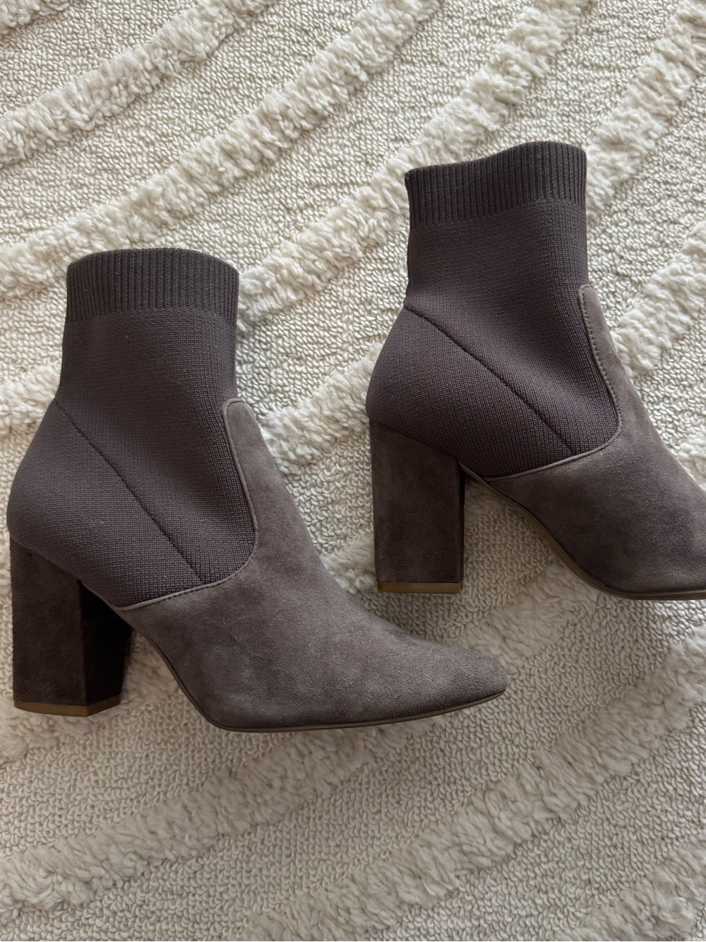 Steve Madden Grey Suede Sock Ankle Bootie Women’s Size 6.5